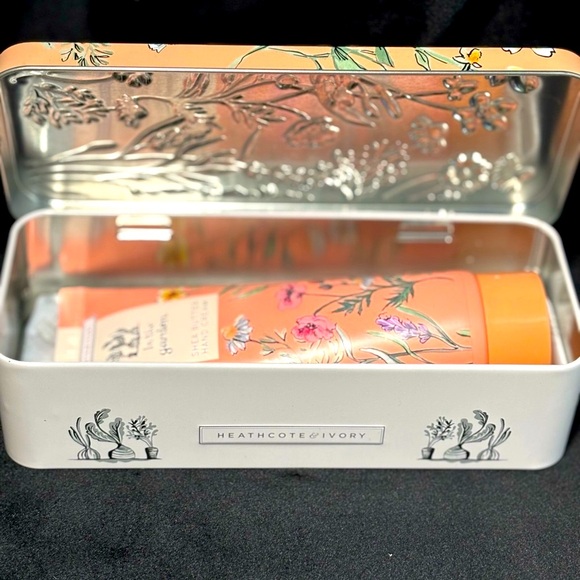 Stocking Stuffer: Hand Cream Heathcoat & Ivory, in Tin - Picture 1 of 8